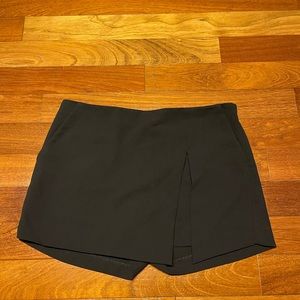 Black skort